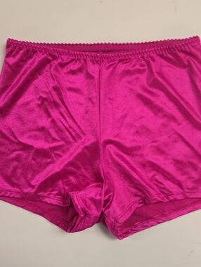 Vassarette Vibrant Fuchsia  Boyshorts